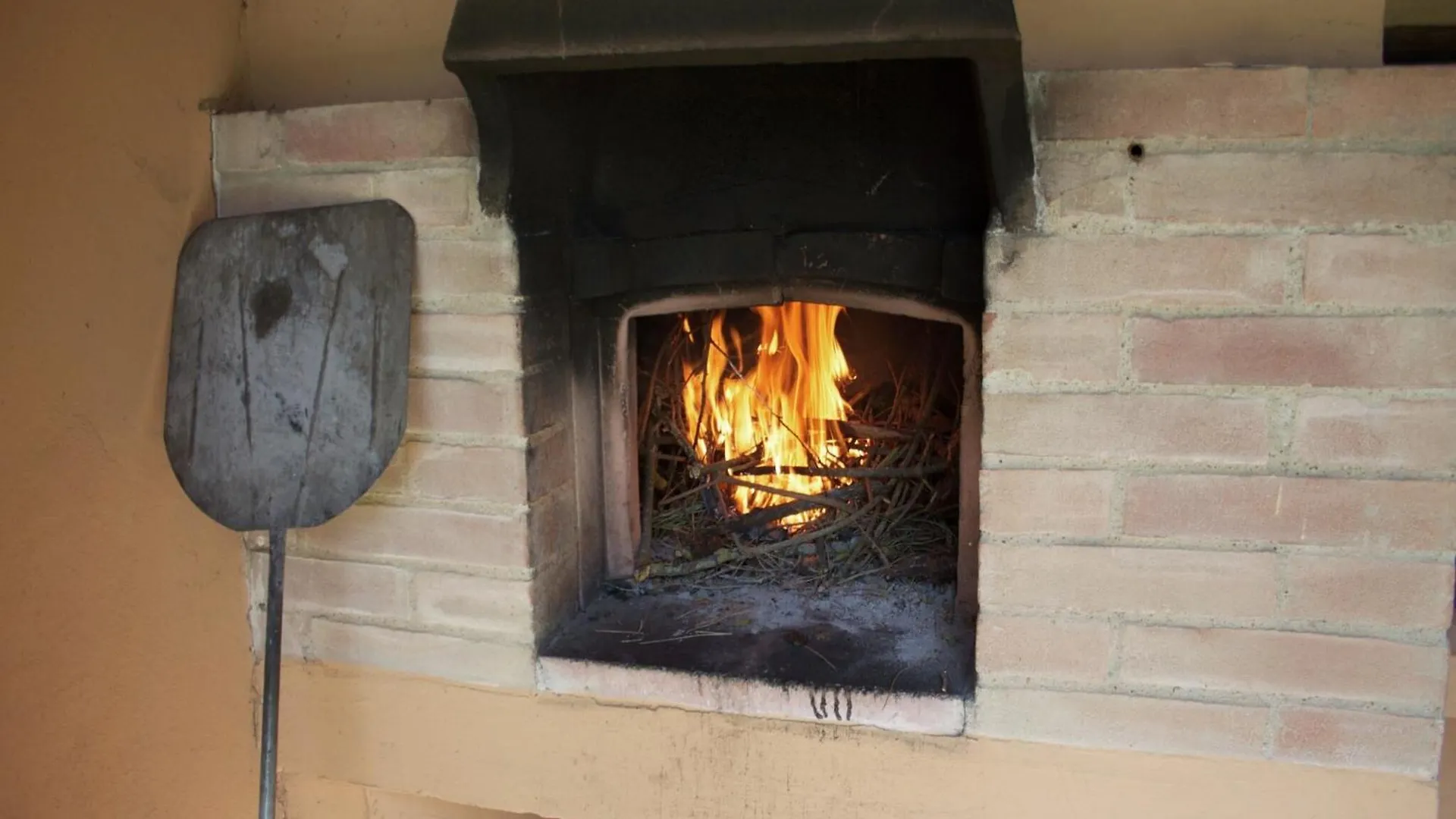 Spacious Farmhouse In Castiglion Fiorentino With Garden بيت للعطل