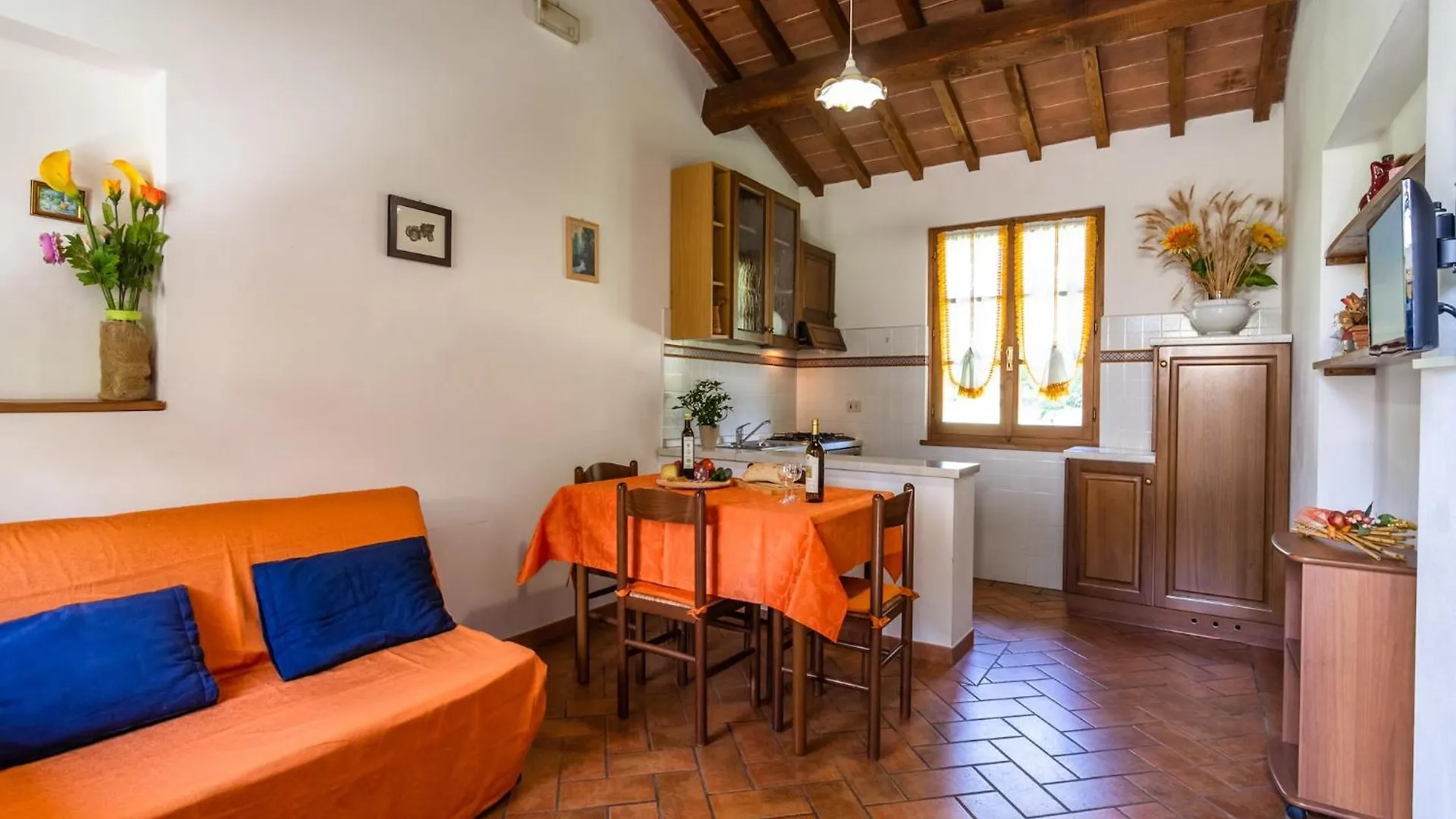 بيت للعطل Spacious Farmhouse In Castiglion Fiorentino With Garden إيطاليا