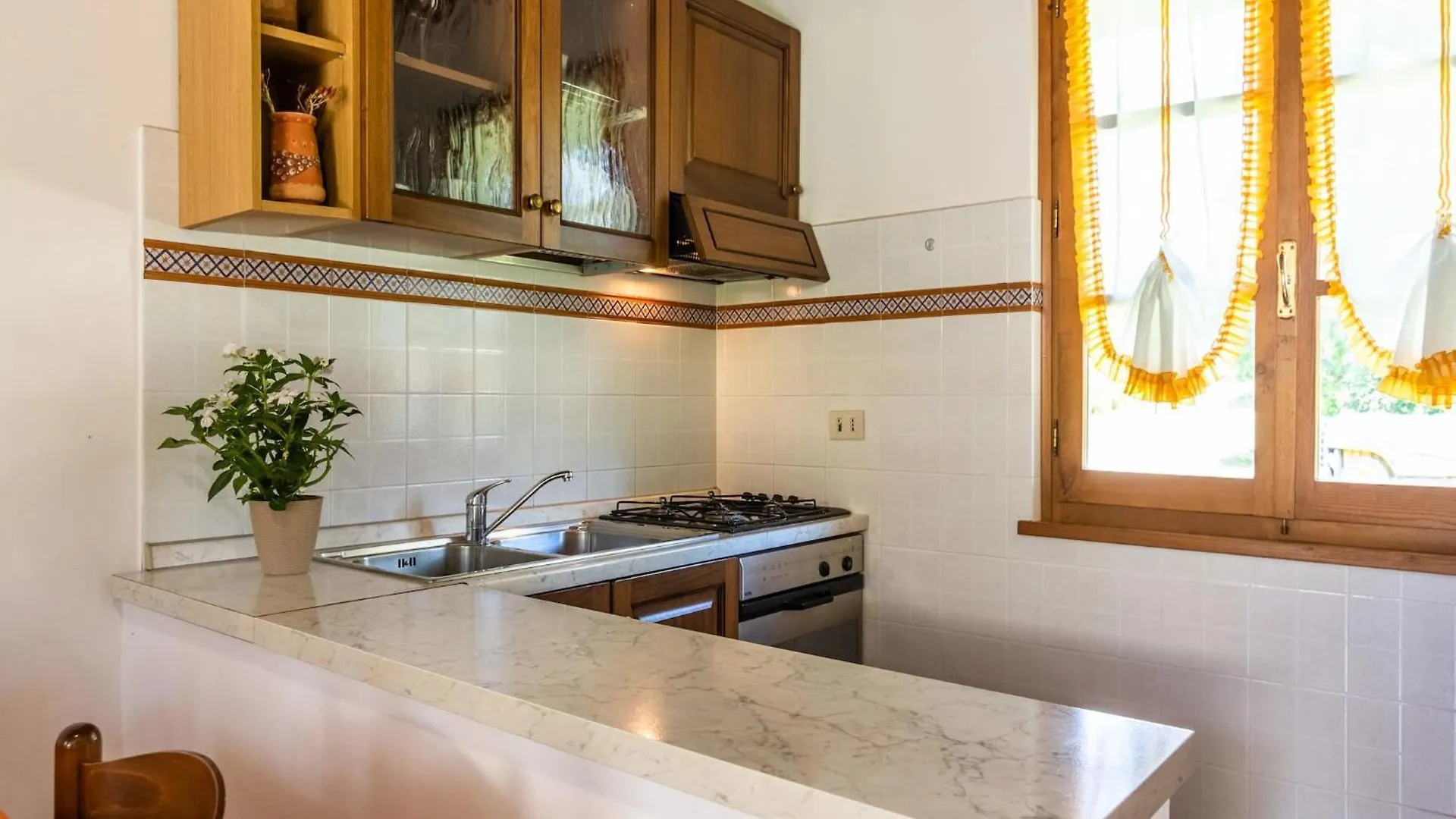 Spacious Farmhouse In Castiglion Fiorentino With Garden