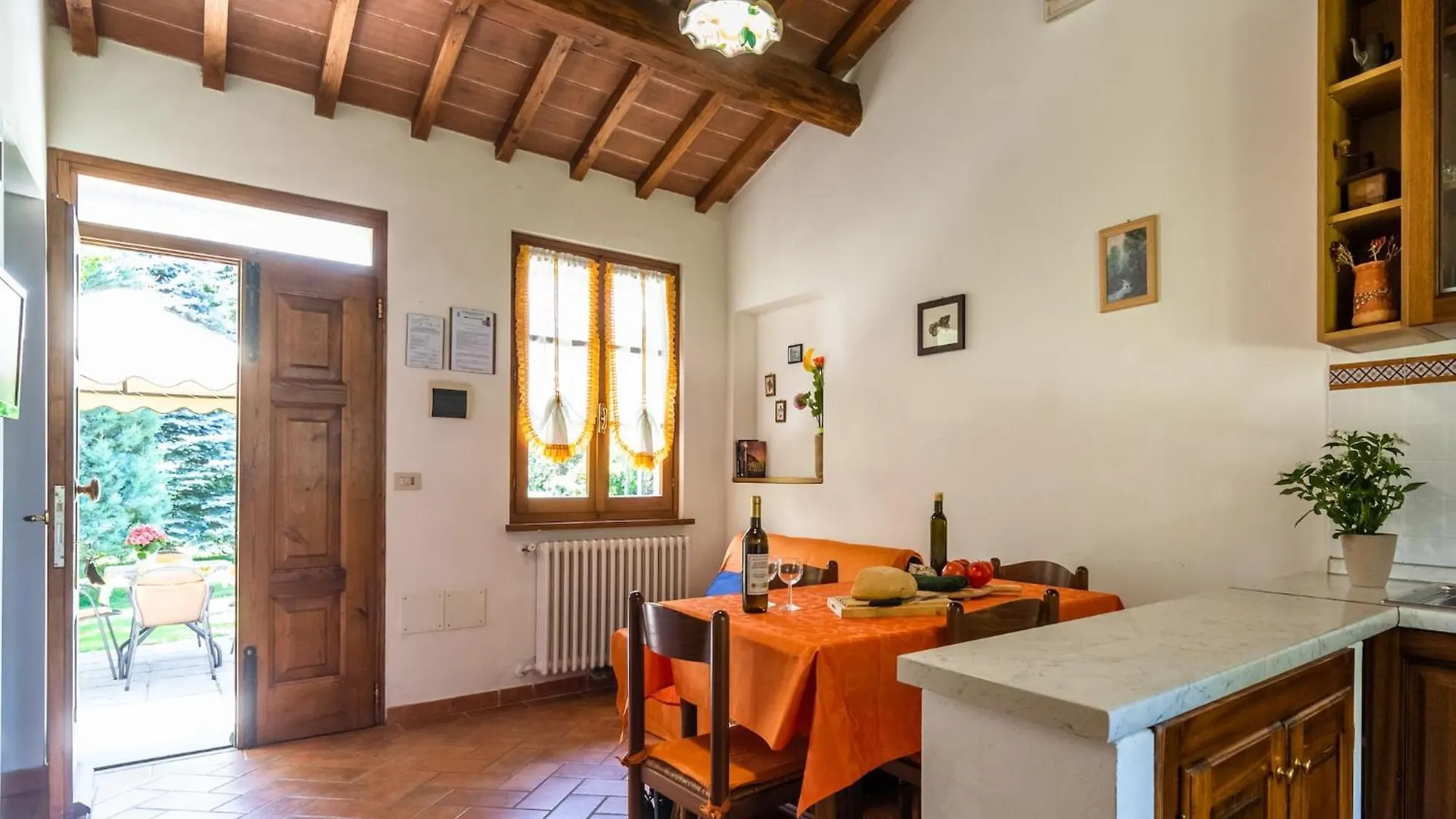 Spacious Farmhouse In Castiglion Fiorentino With Garden