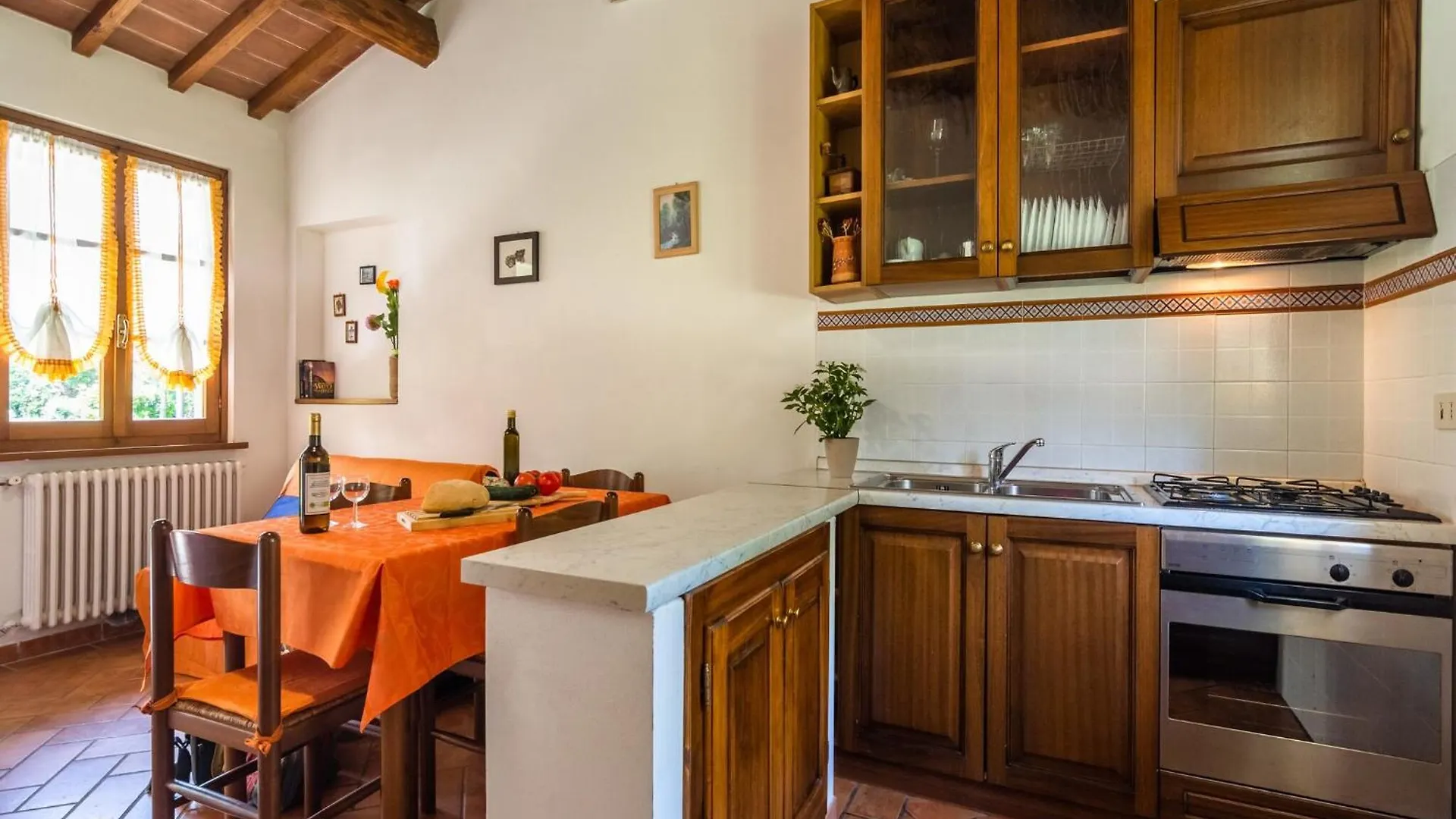 Spacious Farmhouse In Castiglion Fiorentino With Garden
